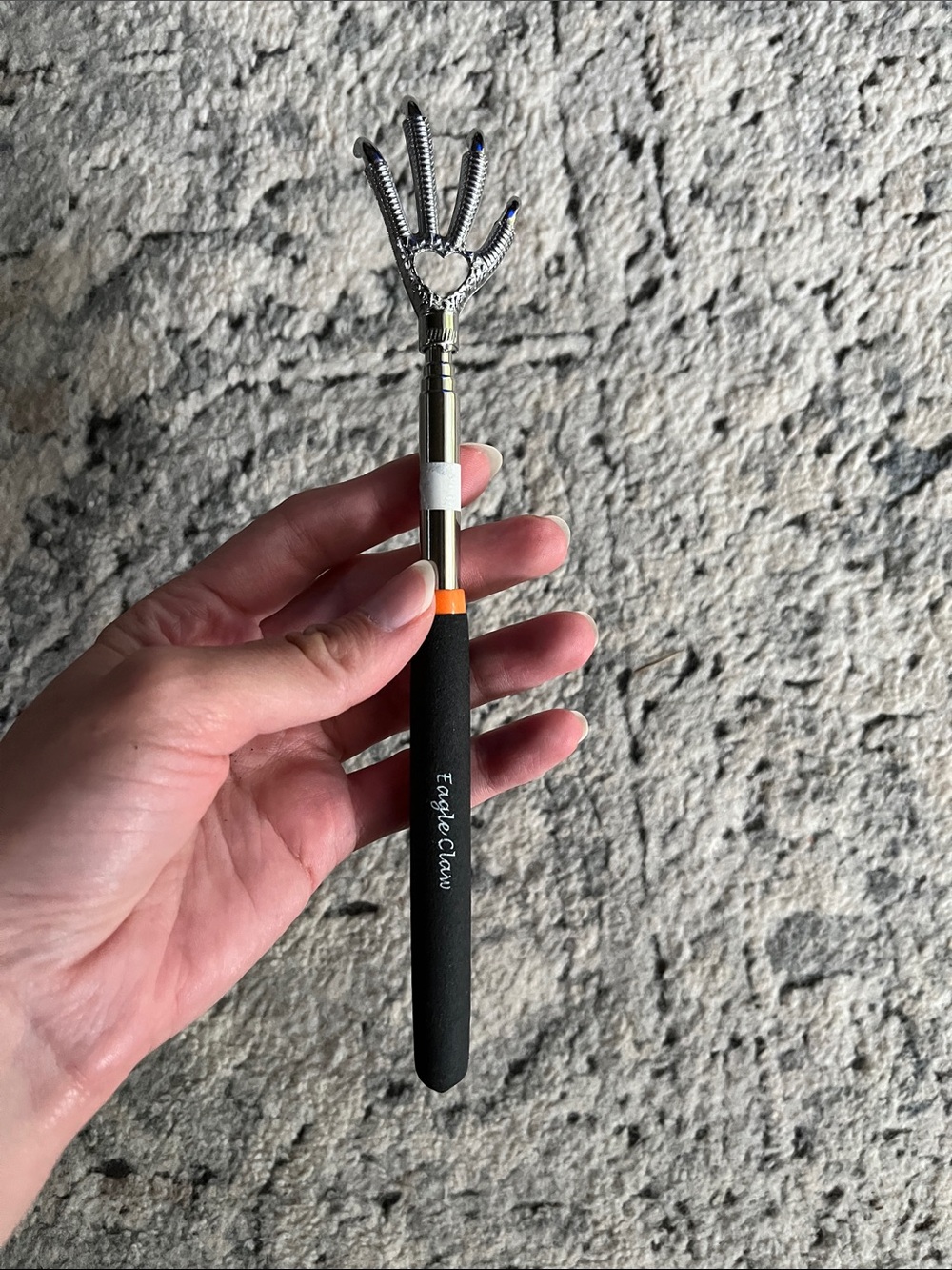 Telescoping Back Scratcher with Claw Head - Black
